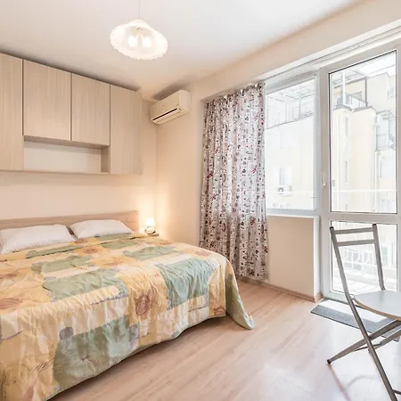Apartment Mallside